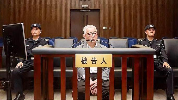 上海电气原董事长贪1.56亿受审-上海电气原董事长贪1.56亿受审判了吗